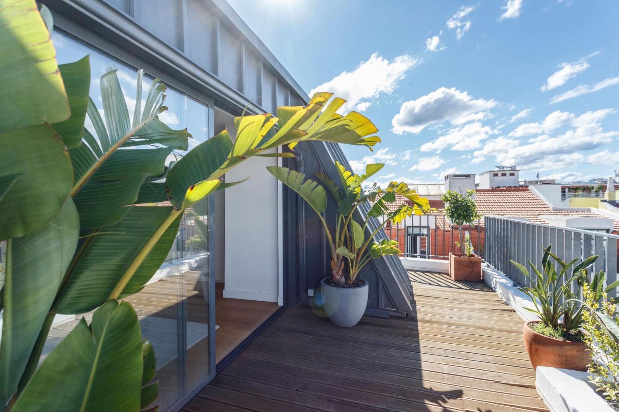 Luxury Suite With Balcony And Shared Accommodation In The Parque Eduardo VII Area Lisbon Exterior photo